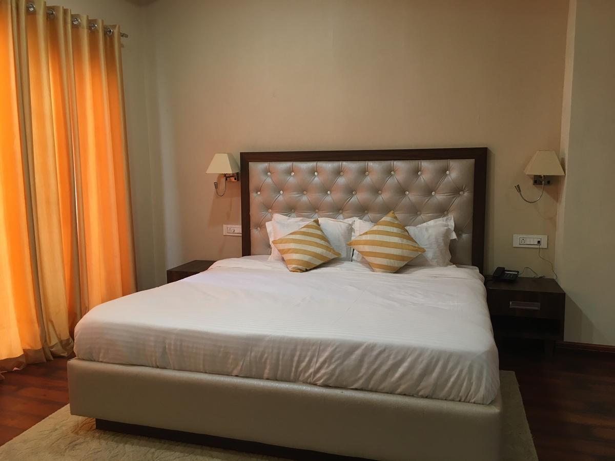 Hotel Anand Renaissance Firozpur Dış mekan fotoğraf