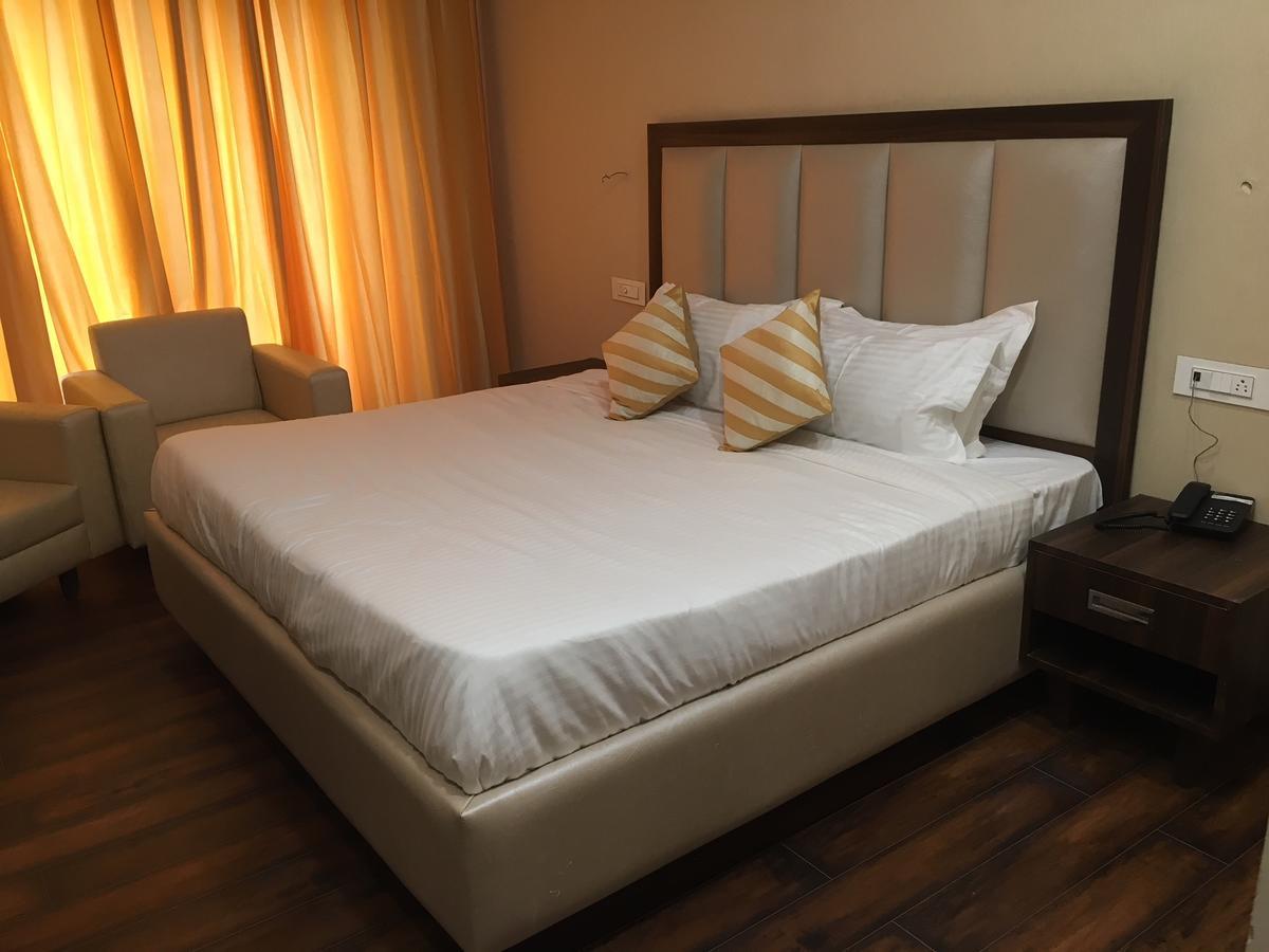 Hotel Anand Renaissance Firozpur Dış mekan fotoğraf